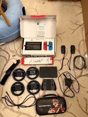 🎮 Nintendo Switch V2 Bundle | نينتندو سويتش V2 حزمة كاملة Selling a Nintendo Switch V2 Bundle