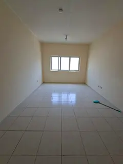 Al Qasimia (Al Mahatta) – a location close to all amenities. One bedroom and a living room.
