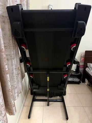 Compact foldable treadmill - good working condition