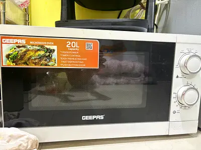GEEPAS MICROWAVE OVEN 20L