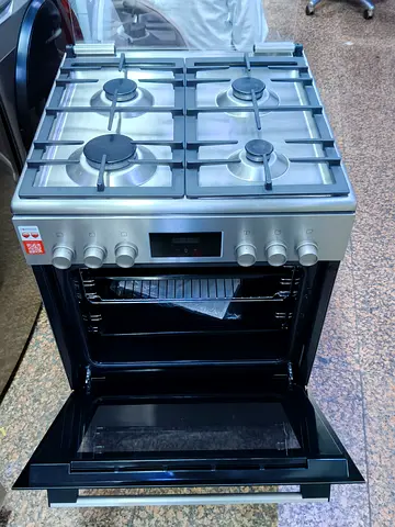 Bosch 4 Burners Top Gas Oven electric cooker 60cm Flawless Condition With Manuel book.
