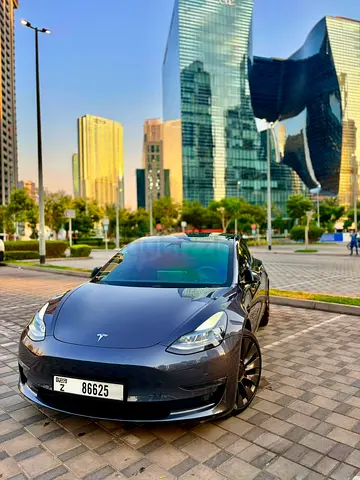 Tesla Model 3 PERFORMANCE 2023 | Low Mileage | GCC | Under Tesla Warranty | NO ACCIDENTS
