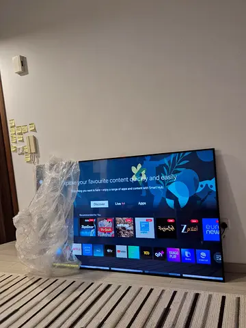Samsung TV / Monitor - model UABSDU7000U (label shown) - almost new