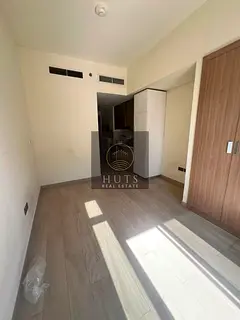 SPACIOUS LAYOUT | LOWER FLOOR | WITH BALCONY