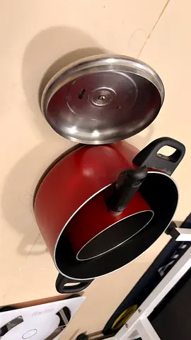 Red non-stick saucepan with lid — good condition