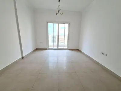 Spacious 2bhk with balcony and parking near dubai exit