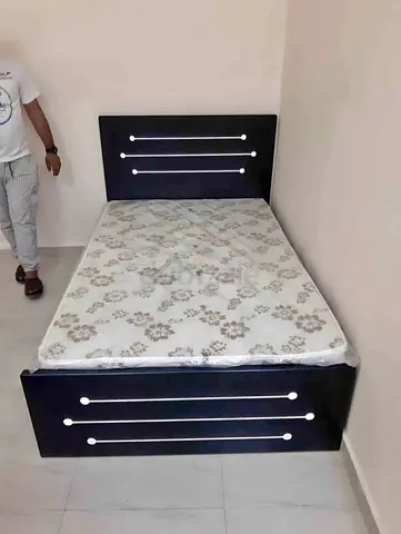 Wood double size bed