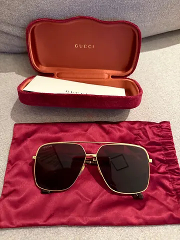 Genuine Gucci Gold Frame Sunglasses with Case and Pouch - Unisex - model Gucci GG1099SA