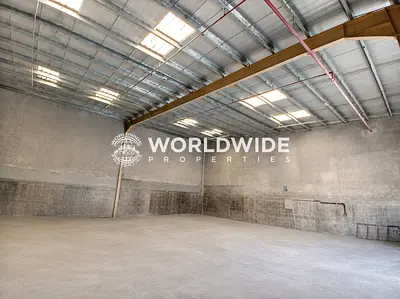 GOLDEN PROPERT MAIN ROAD 3500SQFT SIZE RENT 175,000/YEARLY