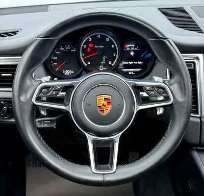 2017 Porsche MACAN photo 7