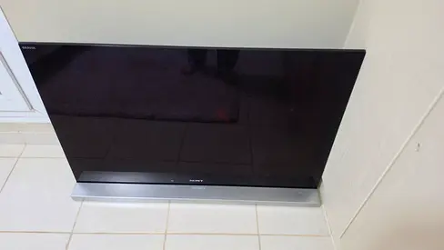 Sony Bravia Flat Panel TV with Built-in Soundbar - Good Condition