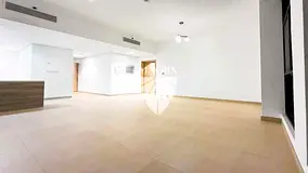 4 Cheques | Unfurnished | 10min Walk to Metro