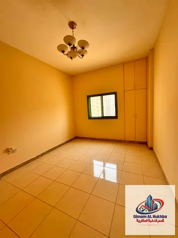 شقة غرفتين وصالة للإيجار في القاسمية الند خلف سوبر ماركت إسطنبول | تكييف وغاز مركزي | 2 حمام | خزائن ملابس | 34,000 درهم