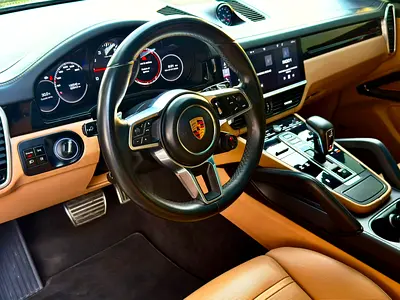2018 Porsche CAYENNE — фото 10