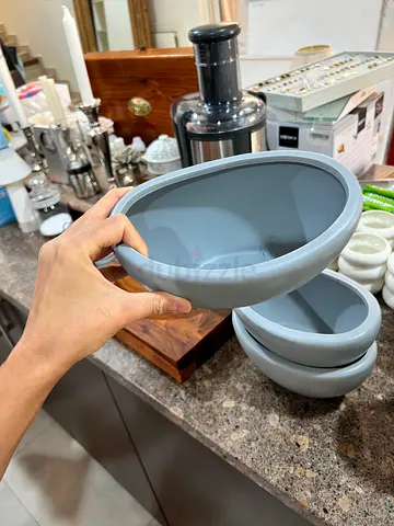 Bowls (Set of 4) - Light Grey for Garden or other decor Purpurs