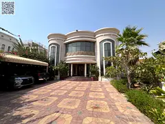 Luxury Villa / Garden / Master Bedroom / Prime Location