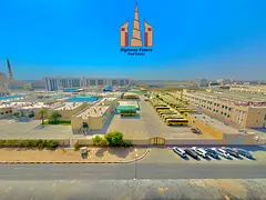Luxury 2BHK With Balcony &amp; Parking 3Bathroom Prime Location