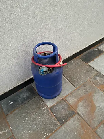 Used ADNOC LPG Gas Cylinder with new Hose and new Regulator