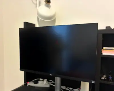 LG UltraFine 27” 4K UHD IPS Monitor (27UP850N-W) USB-C 90W