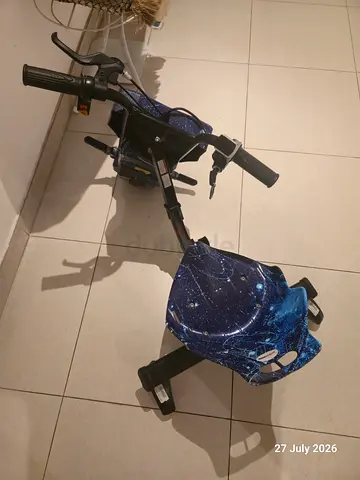 3-wheeled electric drifting scooter designed for kids.