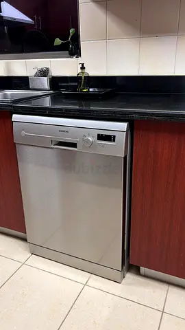 Siemens stainless steel freestanding dishwasher - good working condition