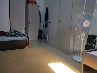 Bed space for executive bachelors in Meena Bazaar