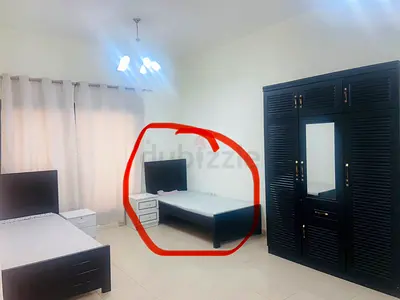 Bed Space available with separate washroom for executive muslim bachelors on Monthly Basis