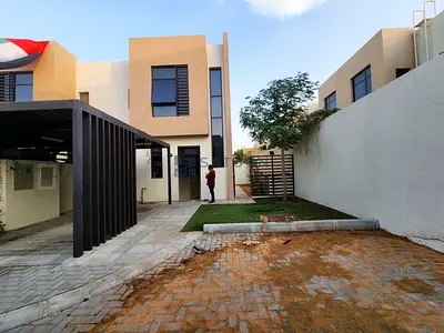 Corner Unit | Big Layout 2 Bedroom Townhouse