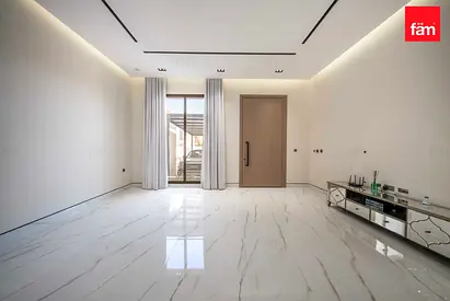 Modern Villa With Nearby Schools & Amenities