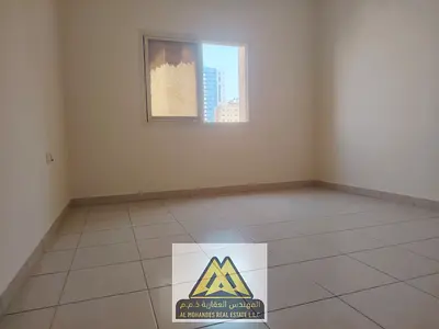 تُعد هذه الشقة فرصة مميزة للراغبين في السكن بمنطقة النعيمية 1 – عجمان، حيث تتميز بمساحة كبيرة جدًا داخل بناية مخصصة للعائلات فقط، مع تكييف مركزي وموقع