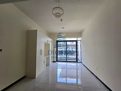 Spacious | Near to Circle Mall | Chiller Free