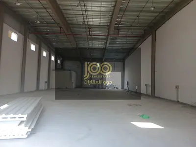 With a prime location on a main street, suitable for all commercial and industrial activities. Electricity 70