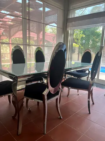 Classic dinning table with chair