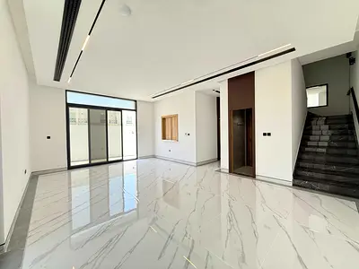 Brand New || Modern Style || Private Backyard