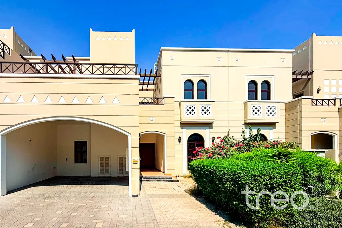 Spacious Family Home | 4+Maids | Vacant