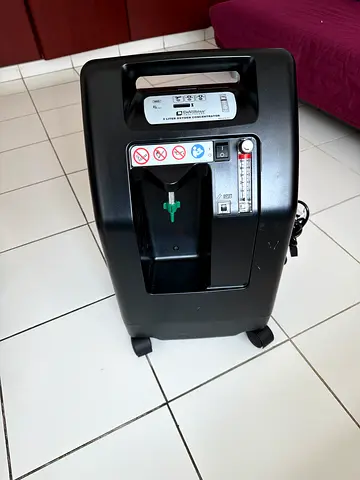 medical oxygen concentrator - gently used