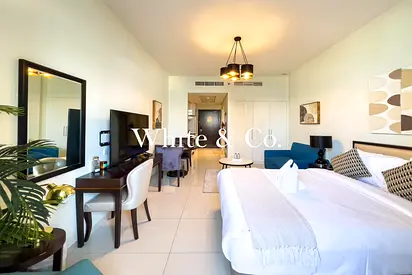 Furnished | Flexible Cheques | Near Exit