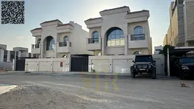 A villa with a price including registration and ownership fees on the main street, ready to move in,