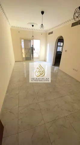 الايجارسنوي في عجمان منطقة الحميدية 1 مقابل المحكمة قريب من الجامعة و المدرسة البنايه عائلات غرفتين  وصاله  بلكونه تكيف مركزي 2 حمام  خزانات بالحوائط