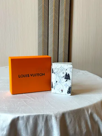 Louis Vuitton white monogram small wallet / card holder with box
