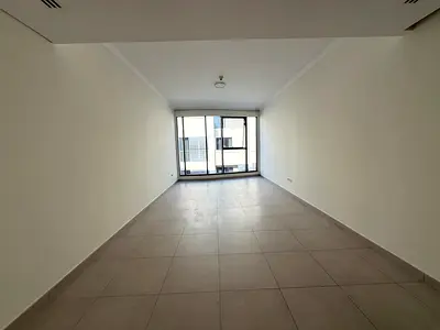 Well Maintained II Bright & Spacious II Corner Unit