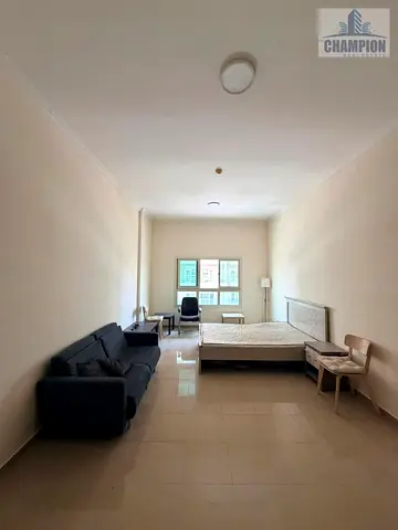 Bright Studio with Built inn Wardrobes Only in 440k