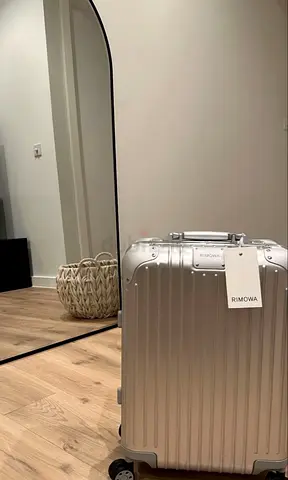 Rimova silver aluminum cabin size