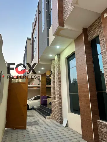 Furnished villa for rent in Al Helio, Ajman. Features 6 master bedrooms, a living room, 140,000.a majlis, and 8 bathrooms. Land area: 3,200 sq. ft.;