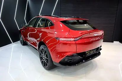 2021 Aston Martin DBX 照片 15