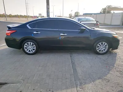 2017 Nissan Altima SR - Sport Edition - American Specs