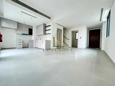 Keys in hand | Bright & Spacious layout | Corner unit