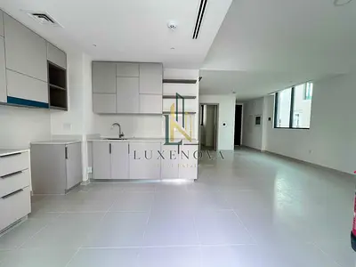 Exclusive | Bright & Spacious layout | Corner unit