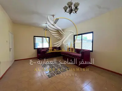 للإيجار السنوي فيلا في الروضة 3 عجمان فيلا واسعة بموقع هادئ ومميز قريب من الخدمات وسهوله الوصول لي جبي والشارقه
