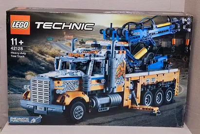 LEGO® Technic Heavy-duty Tow Truck 42128 (2017 pcs)(Retired Set)